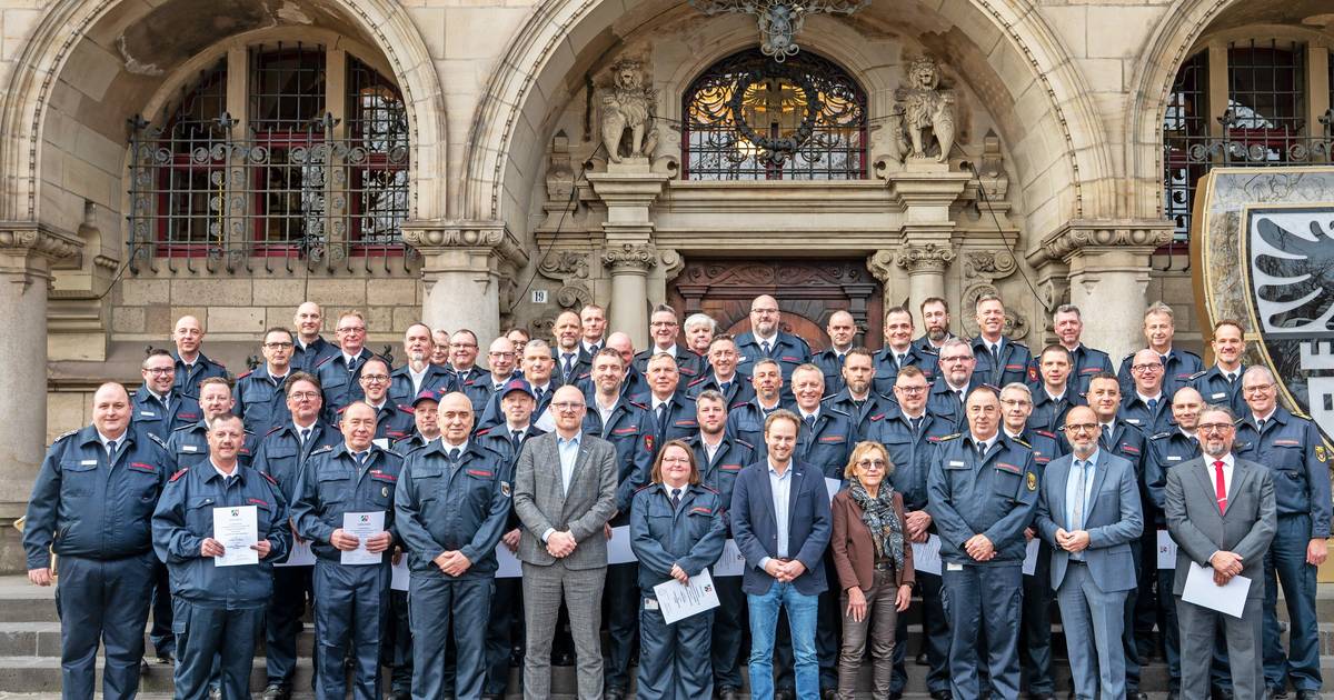 Duisburg: Ehrungen für Feuerwehrleute
