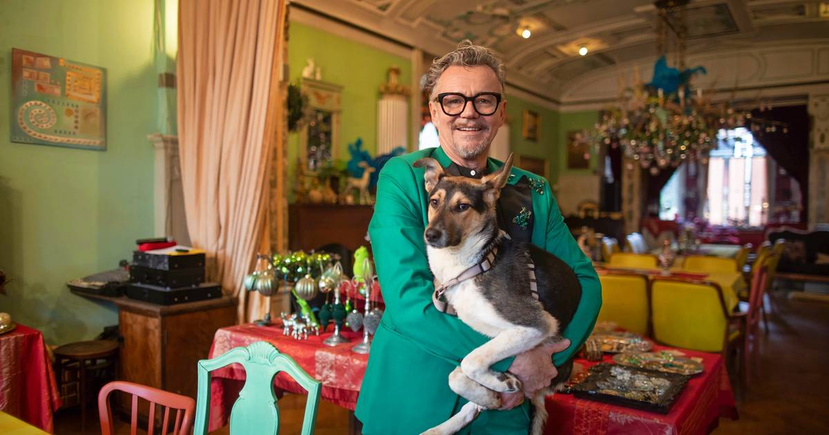 Zu Besuch bei Kostümdesigner Hazy Hartlieb auf „Schloss Wuppertal“