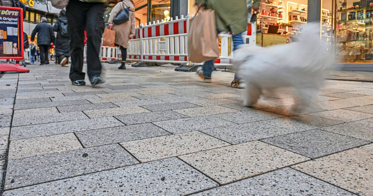 Erstes neues Pflaster für die Wuppertaler Poststraße