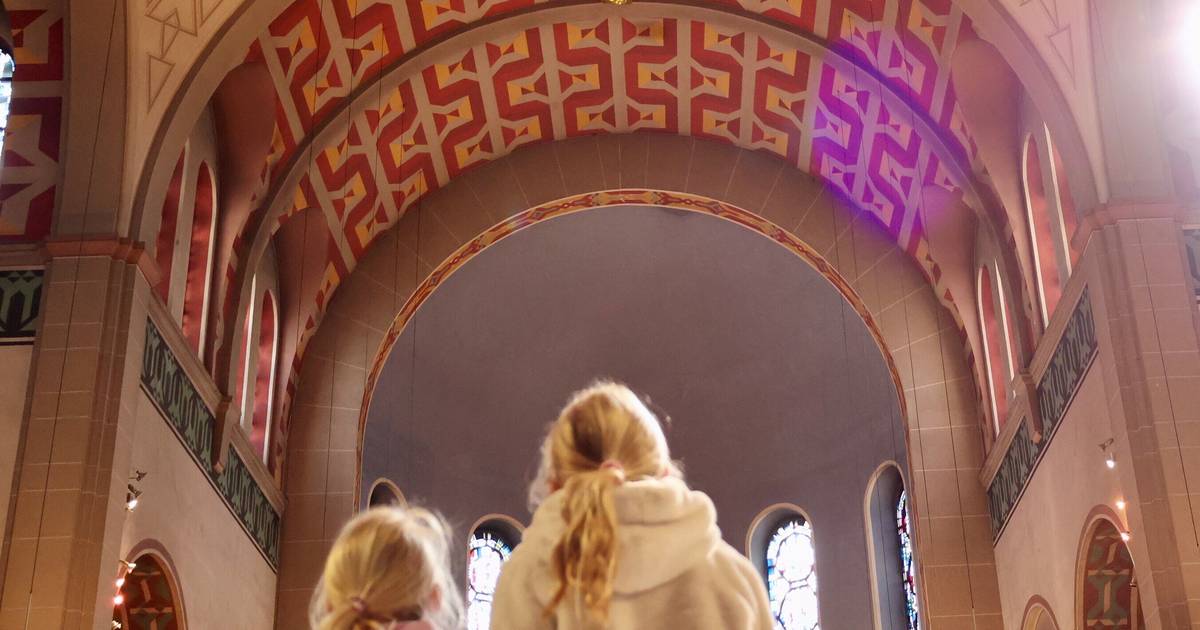Weihnachts-Ballon fällt nach fast genau einem Jahr wieder runter