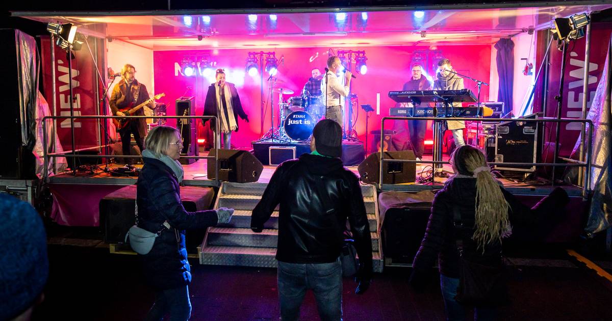 Musikwinter bringt Adventsstimmung auf den Wegberger Rathausplatz