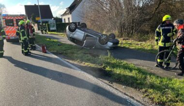 Pkw überschlagen bei Unfall in Wickrathberg am 24.12.