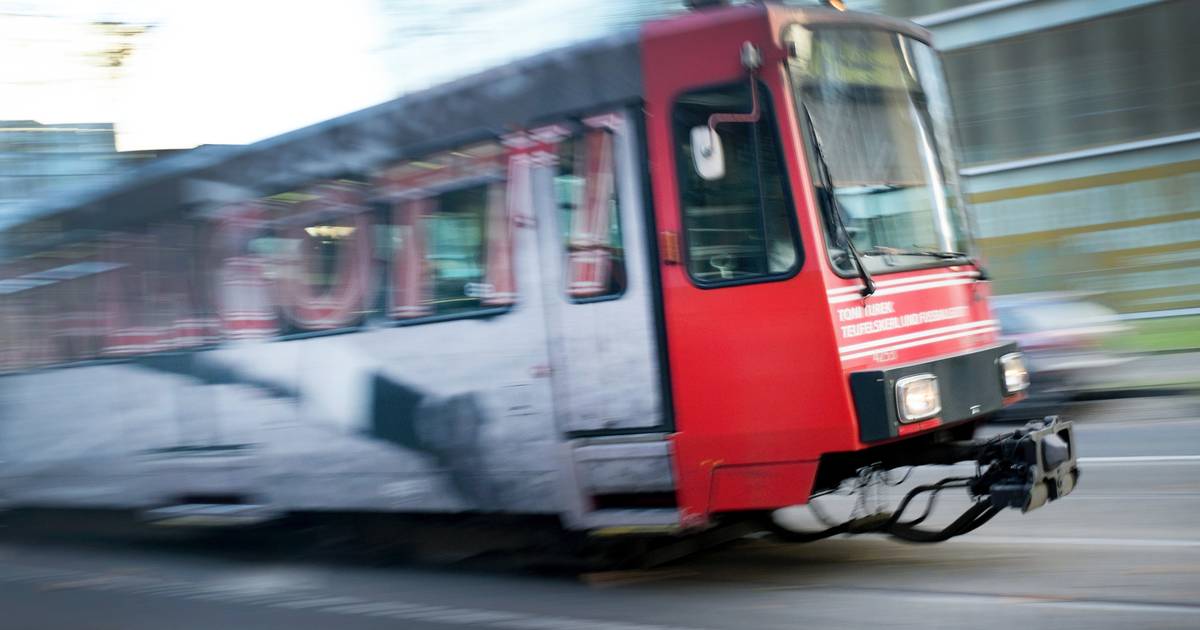 Weihnachten & Silvester 2025/26 Düsseldorf: Diese Rheinbahnlinien fahren häufiger