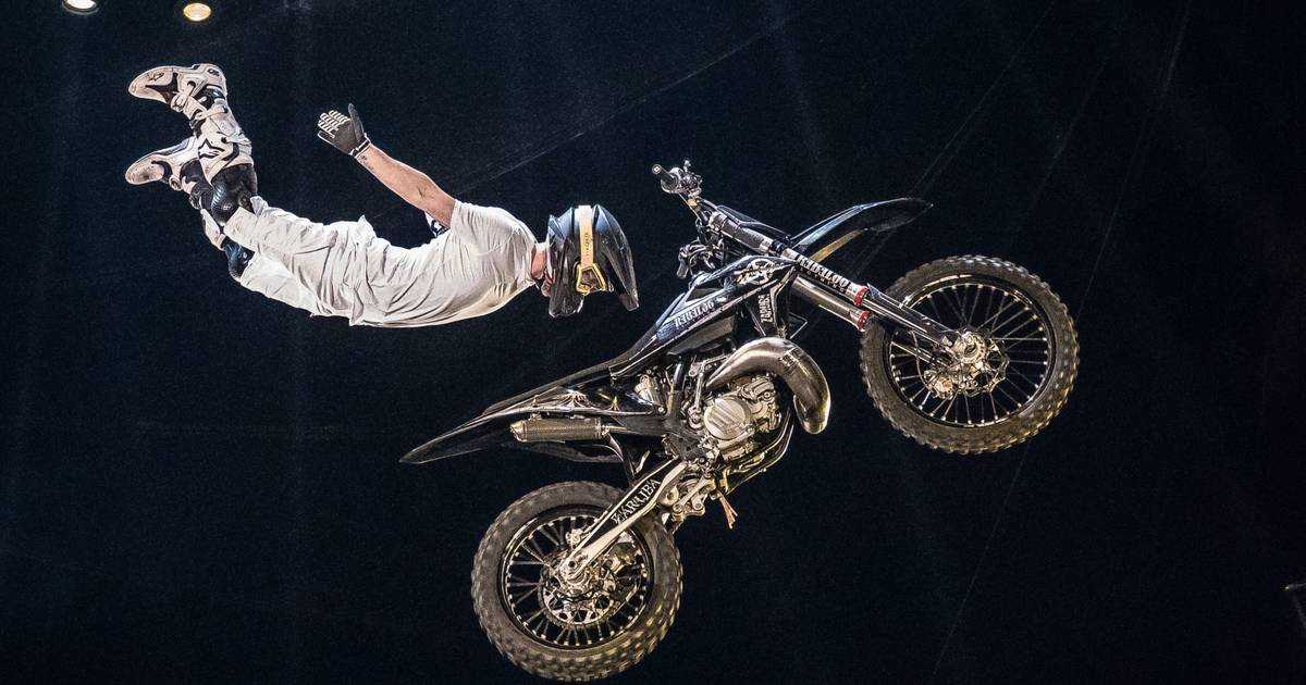 Flic Flac Winterzirkus mit René Casselly und viel Action