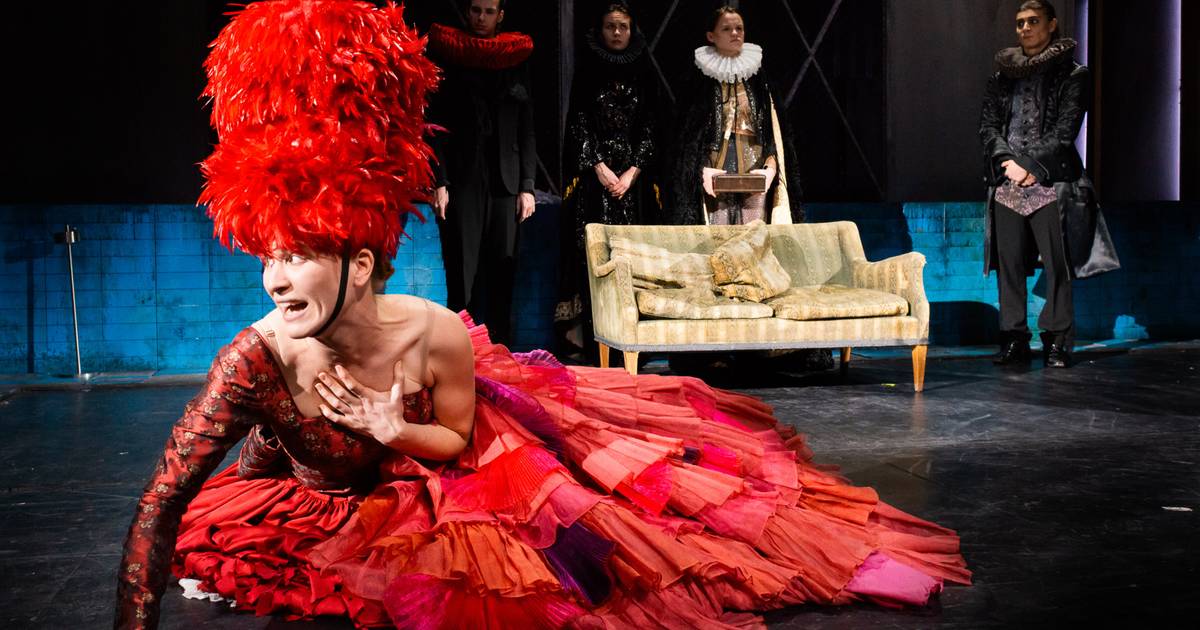 Virginia Woolfs Roman „Orlando“ im Bochumer Schauspielhaus. 