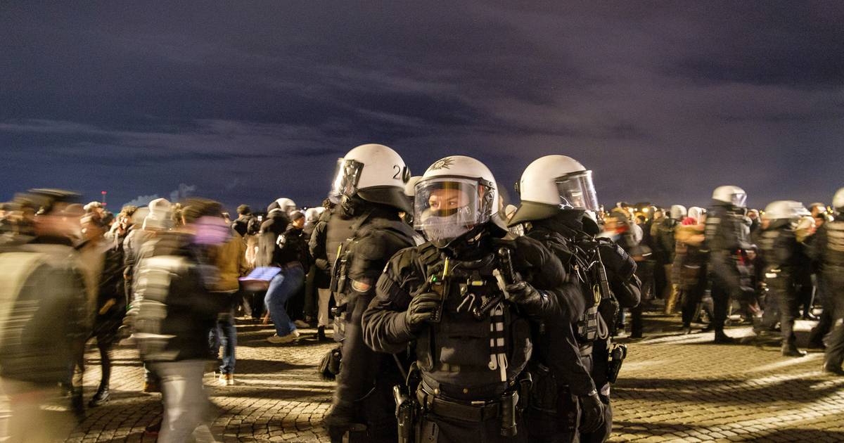Silvesterabend in Düsseldorf – Polizei mit Hunderten Kräften im Einsatz