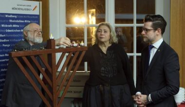 Chanukka trotz Anschlag in Australien im Rathaus Abtei gefeiert