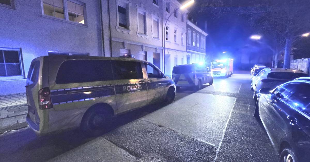 Polizei findet Mann mit Stichverletzung