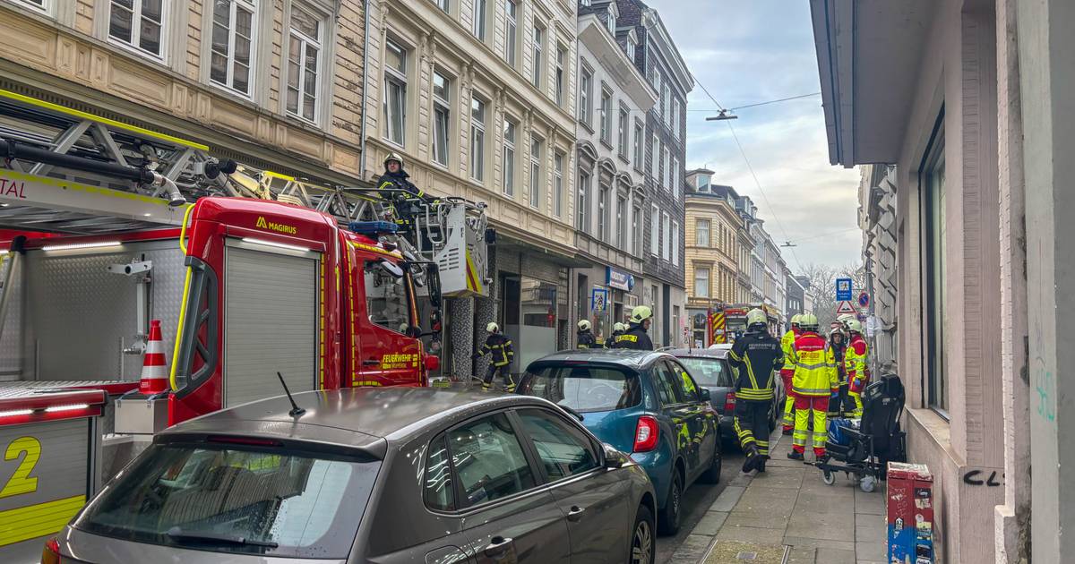 Mutmaßlich angezündete Kerze vergessen: Brand in Wuppertal