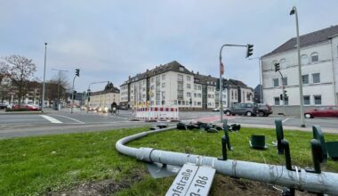 Ampel an der Theodor-Heuss-Straße umgefahren