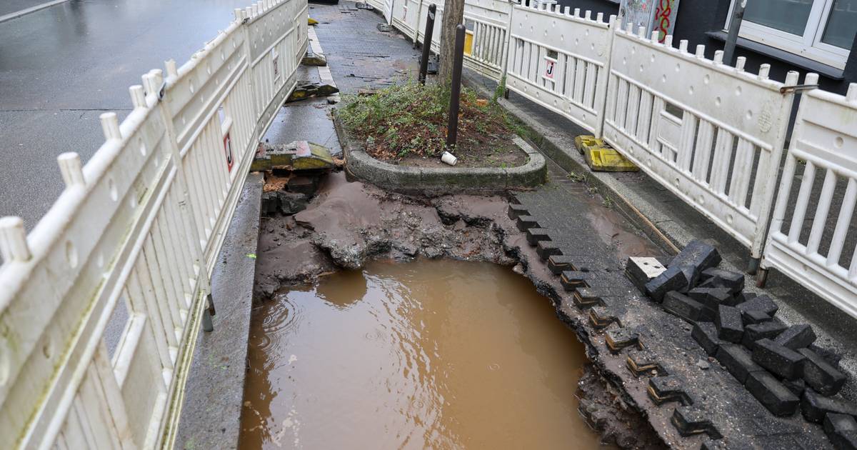 Erneuter Wasserrohrbruch in Wuppertaler Weststraße