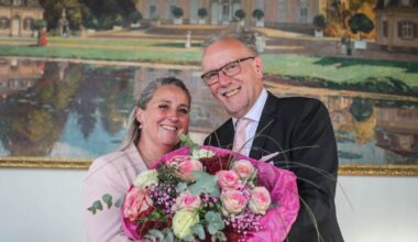 Jochen Scharf gibt das Präsidenten-Schiffchen ab