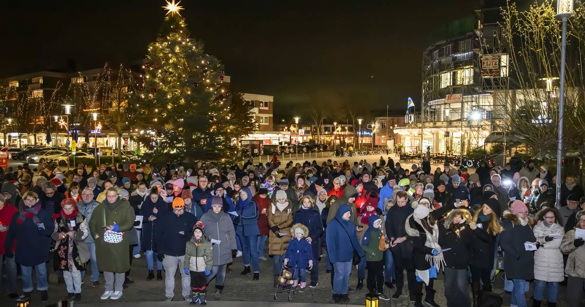 300 Kaarster singen auf dem Neumarkt für den Frieden