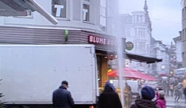 Meterhohe Wasserfontäne in der Wuppertaler Innenstadt sorgt für Aufsehen