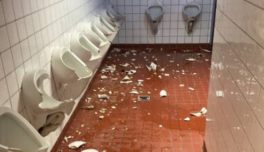 Einbrecher verwüsten Teile der Gesamtschule Haan