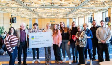 Azubis Rentenversicherung spenden an Wunschzettel