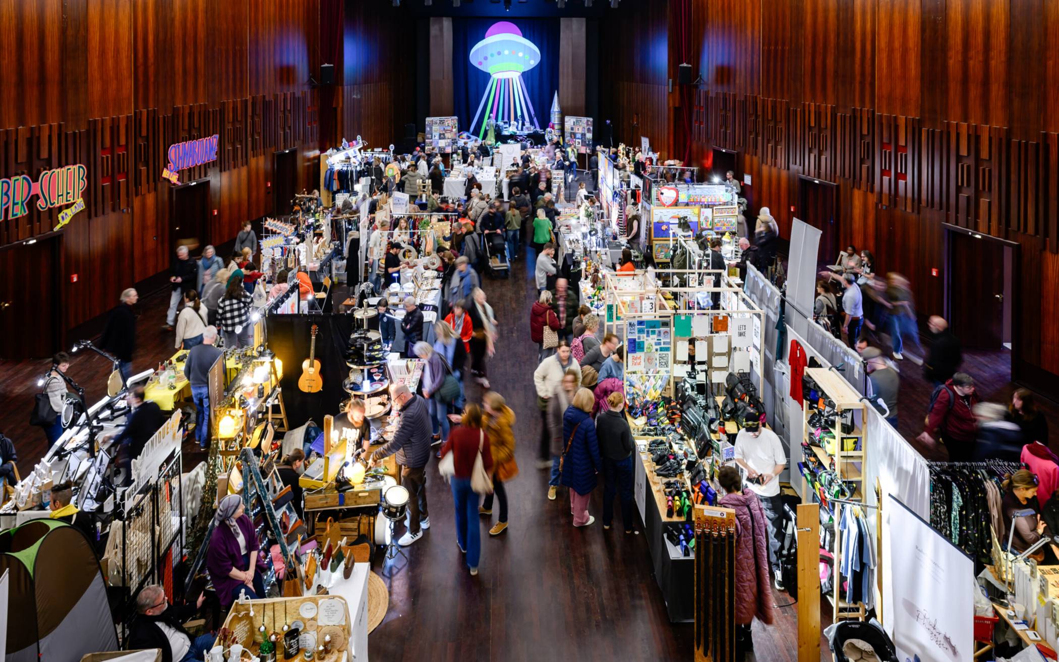 Wenn Claus ruft, ist die Kaiser-Friedrich-Halle voll – mit schönen Dingen und vielen...