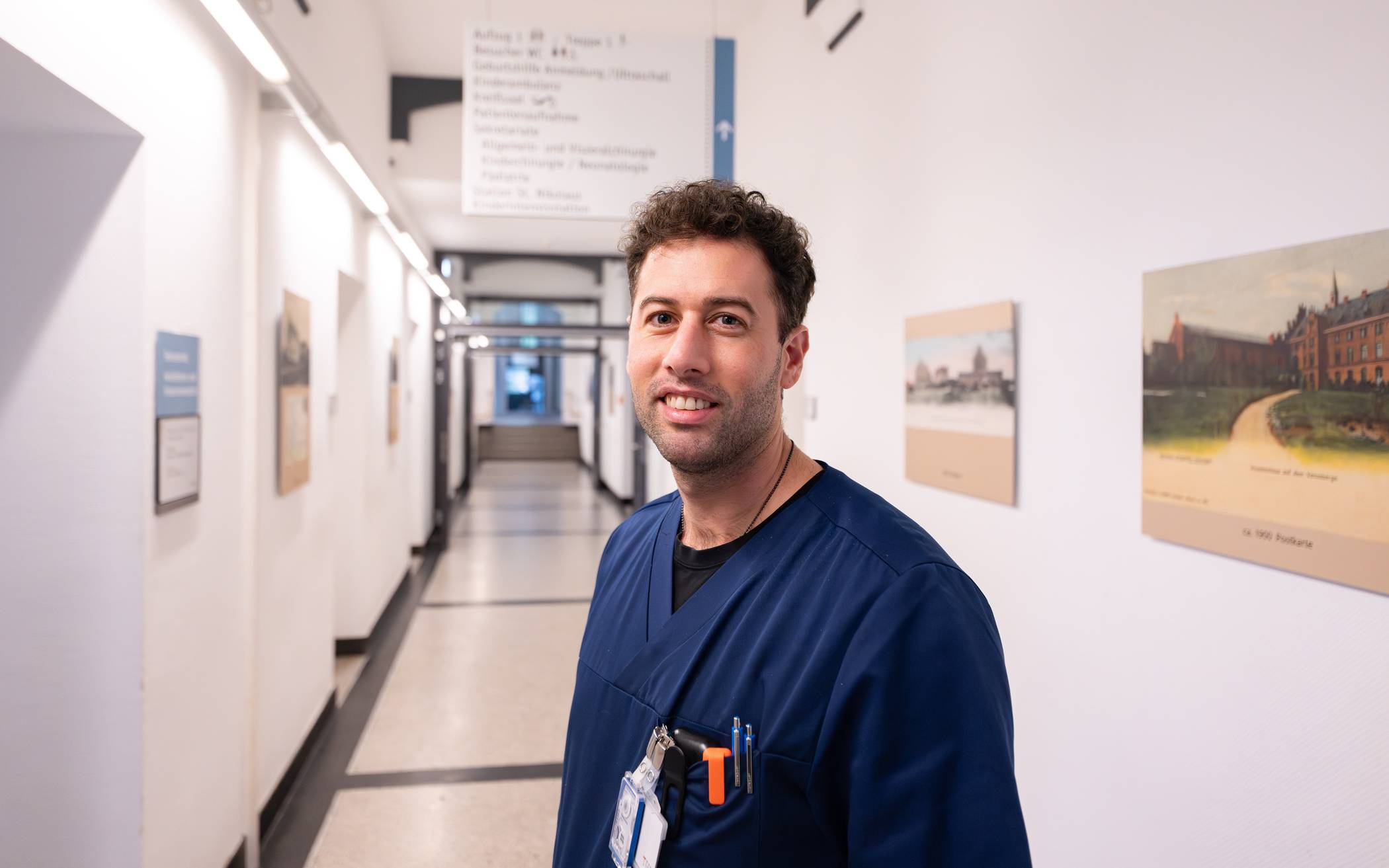 Chirurg Avri Giammanco findet es nicht schlimm, dass er an Weihnachten im Marien Hospital arbeiten muss.   