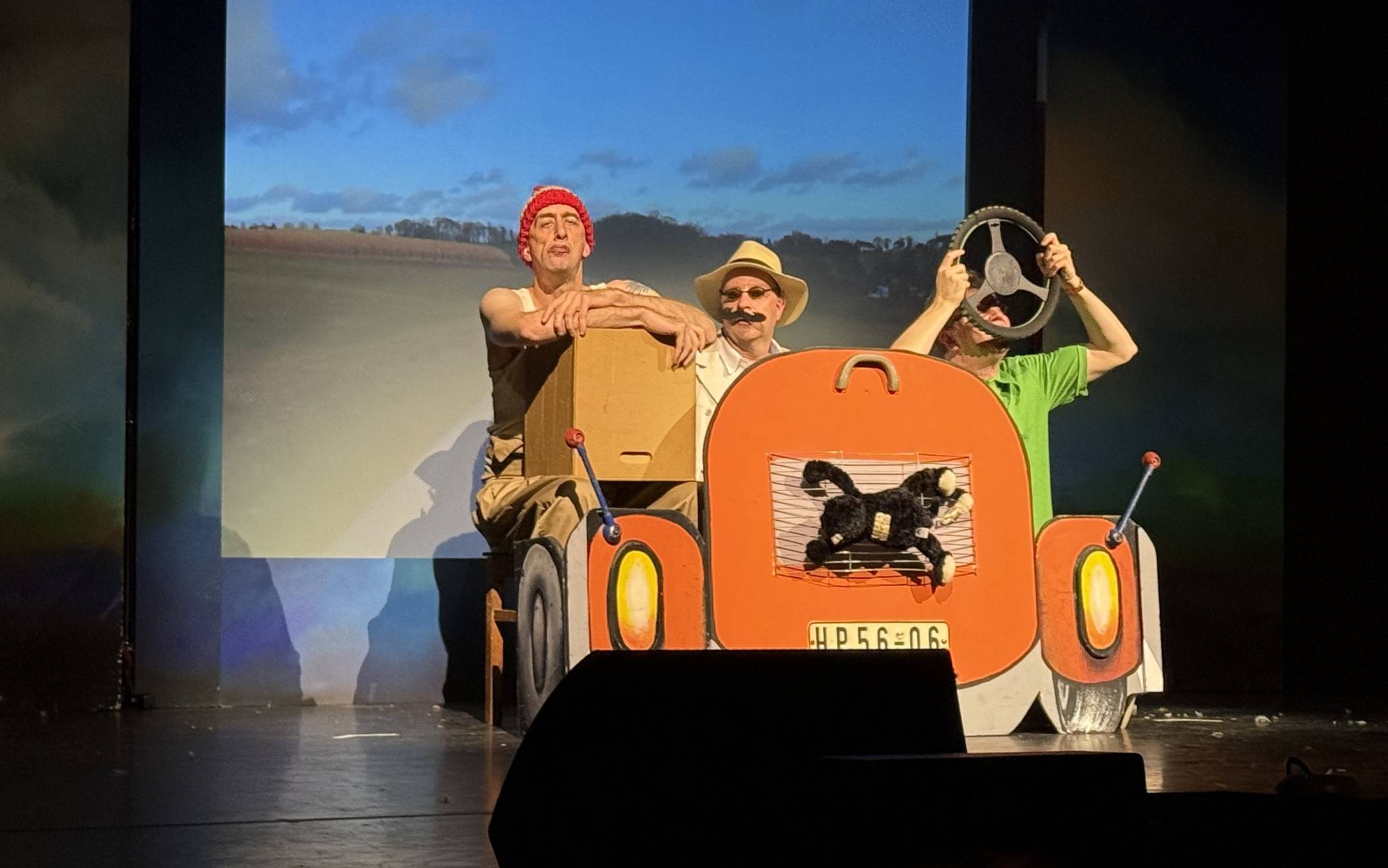 Die sechs Darsteller des Vollplaybacktheaters interpretierten am Samstagabend den Fall...