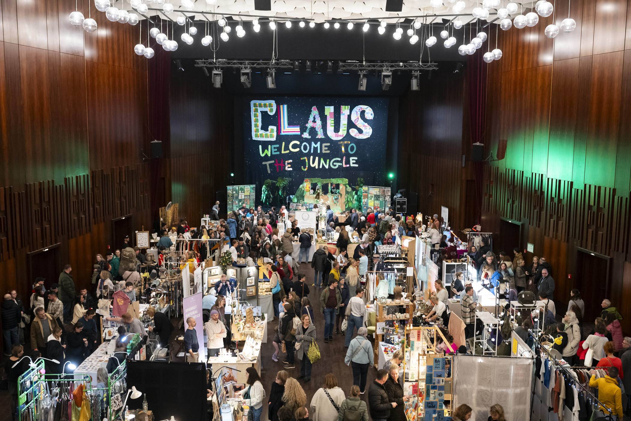  Kreative Dekoartikel, nachhaltige Geschenkideen, Kleidung und viele Leckerein gibt es – wie bereits 2024 – auf dem Claus-Markt. 