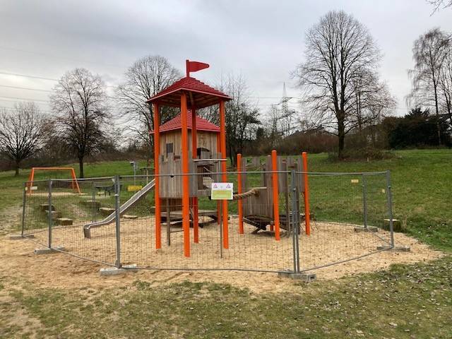 "Ritterburg"-Spielgerät im Haaner Bachtal gesperrt