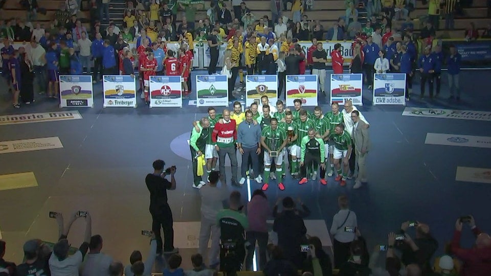 Walter-Fritzsch-Turnier: Werder Bremen entthront Dynamo-Oldies