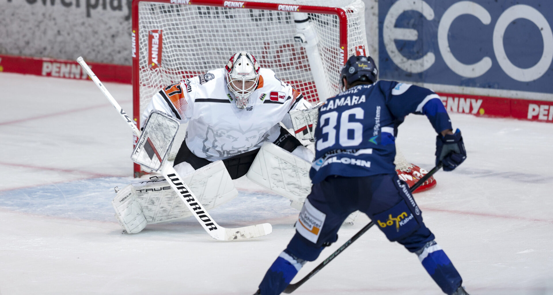 Thomas und Cornel "tüten" im Schlussdrittel Iserlohns Sieg ein! Roosters ziehen die Löwen Frankfurt endgültig mit in den Abstiegskampf