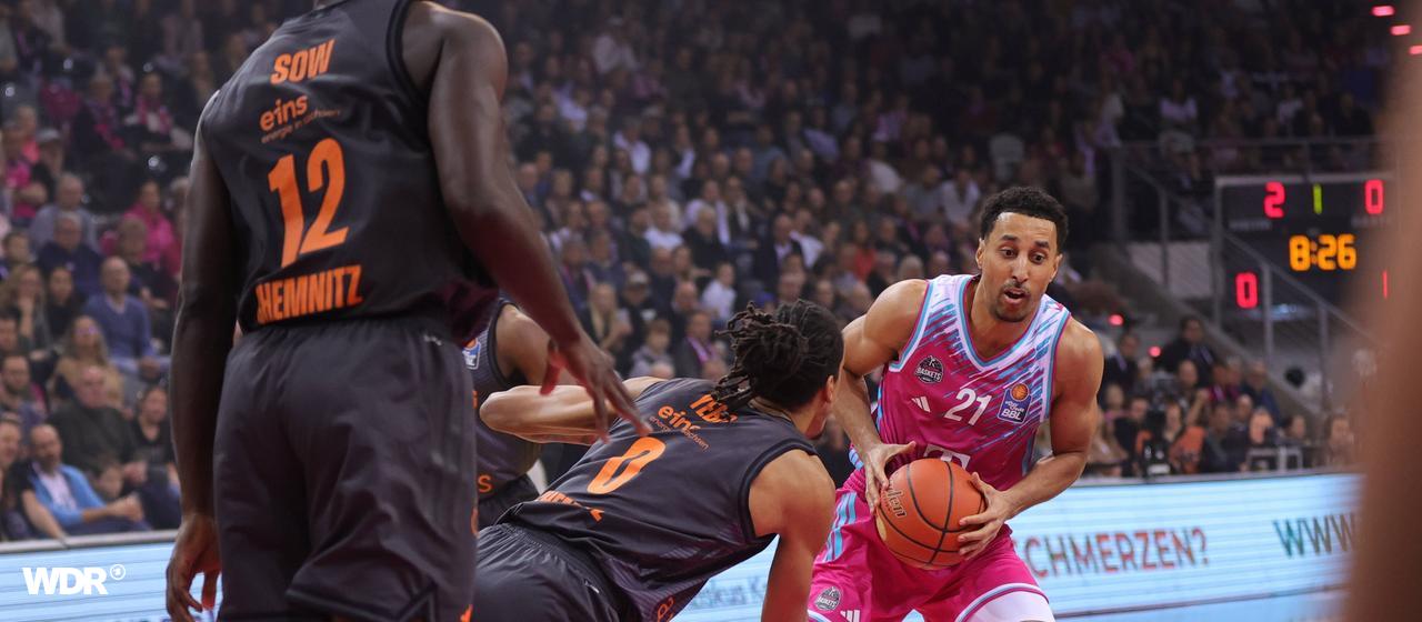 Joel Aminu am Ball | IMAGO/Jürgen Schwarz Joel Aminu am Ball