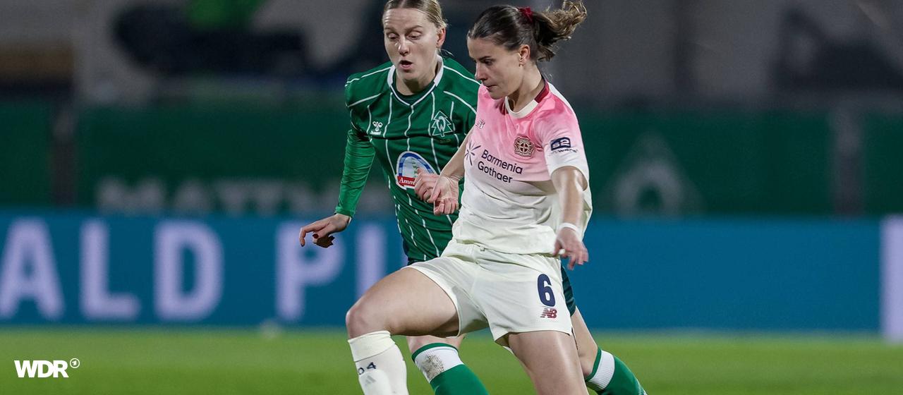 Leverkusens Katharina Piljic (vorne) im Zweikampf mit der Bremerin Lina Hausicke