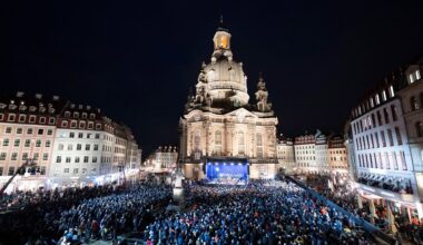Weihnachtliche Vesper vor der Frauenkirche in Dresden