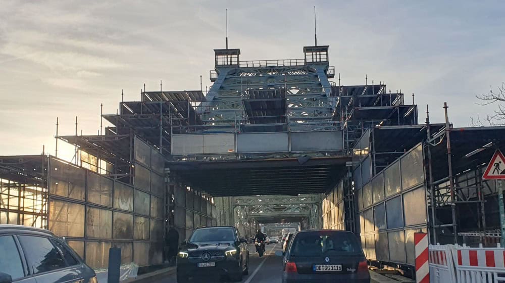 Bis Januar wird das Blaue Wunder verhüllt