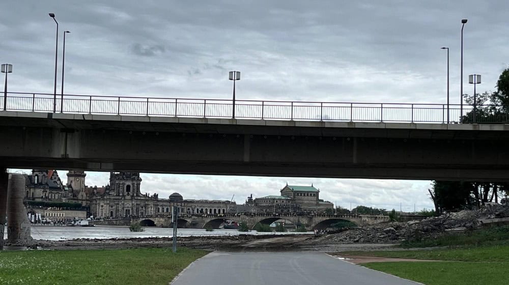 Auftakt zum Wiederaufbau der historischen Carolabrücke mit Bürgerbeteiligung und innovativen Entwürfen bis 2026