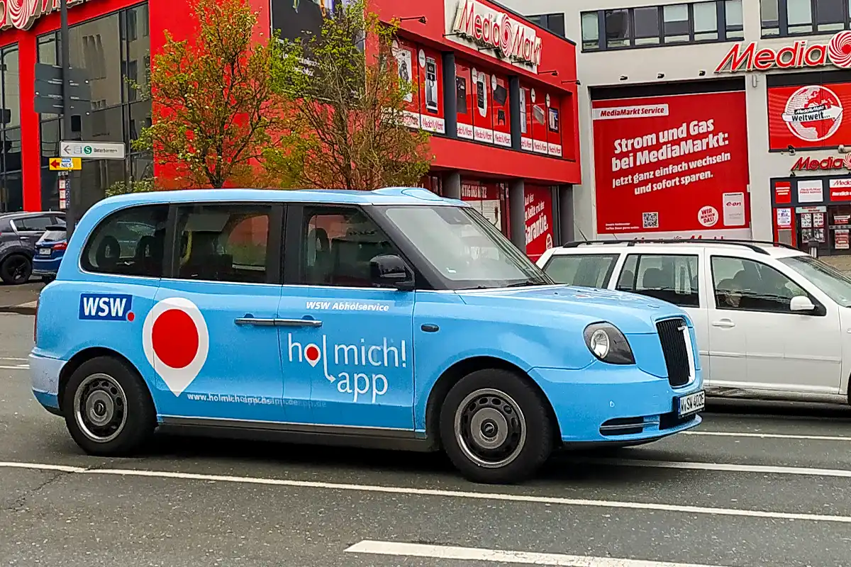 Keine blauen Cabs mehr in Wuppertal: „Hol Mich! App“ der Stadtwerke nicht mehr finanzierbar - blickfeld