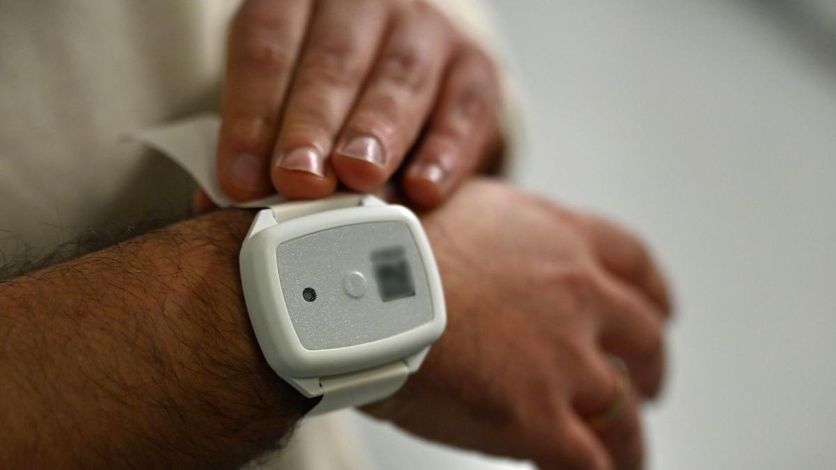 Patienten-Armbänder legen Infektionsketten offen