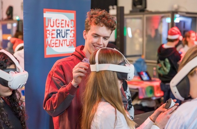 15 Jahre MINT-Netzwerk Essen: Ministerin und Oberbürgermeister würdigten ...