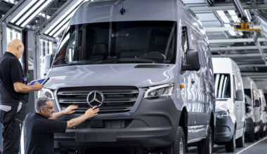 Zukunft des Sprinterwerks Düsseldorf gesichert: Verbrenner-Produktion gibt 5.500 Mercedes-Mitarbeitern eine Perspektive - News - Mercedes-Fans