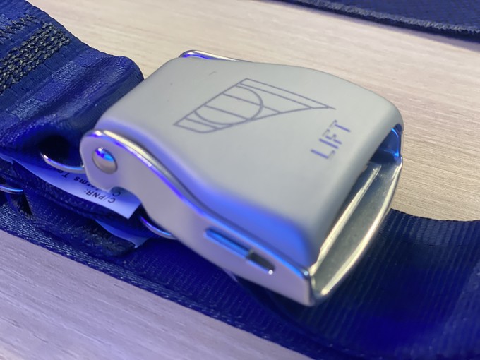 Ein Detail: Die Sitzschnallen werden künftig von der Heckflosse von Discover Airlines geziert.