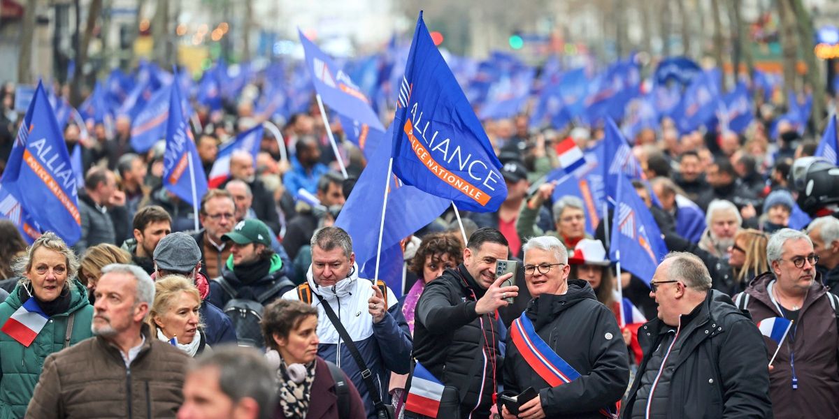 Landesweite Demos in Frankreich zur Unterstützung der Polizei - Frankreich