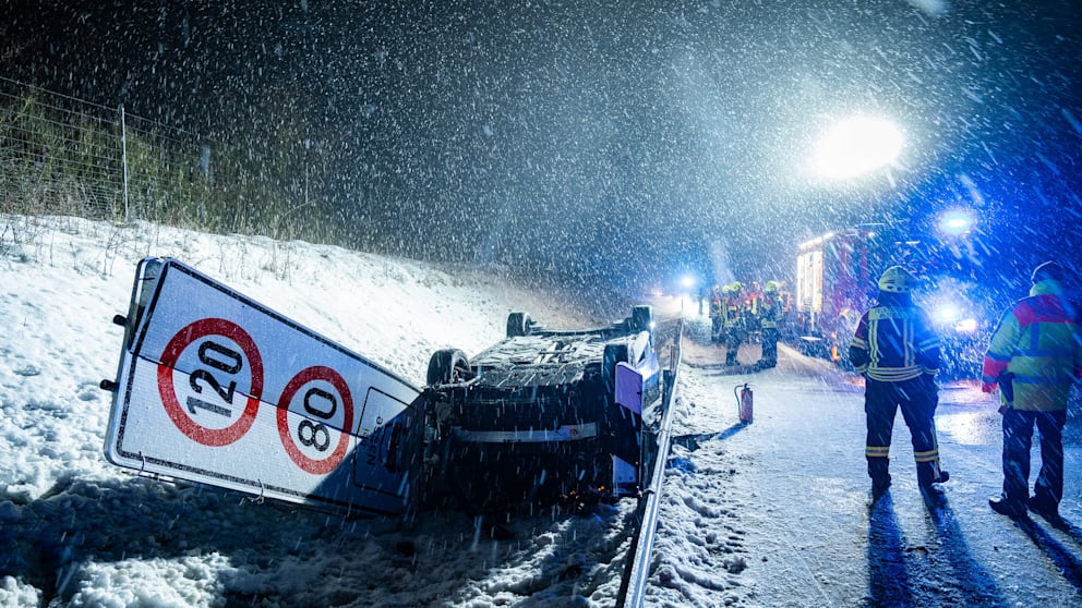 Starker Schneefall in Titisee-Neustadt (Schwarzwald) am Samstagmorgen
