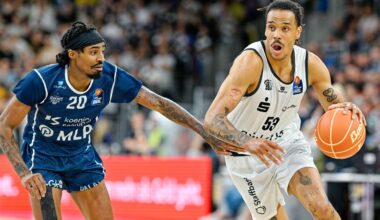 Kevin Yebo (r) war bester Niners-Werfer gegen Vechta. (Archivbild) Foto: Uwe Anspach/dpa