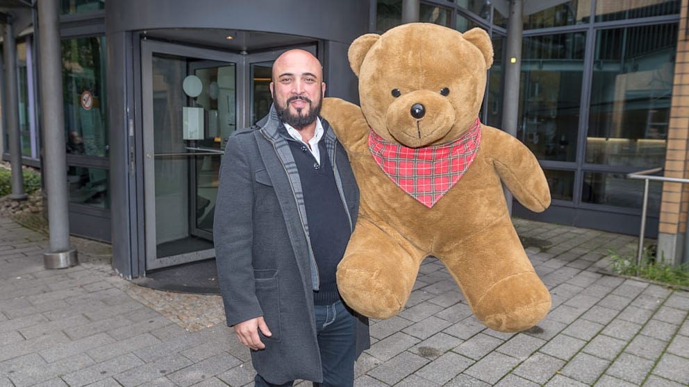 Bereits im Jahr 2016 gelang es Hasan Aydogan mit seinem Teddybären, vor Gericht einen Bußgeldbescheid abzuwehren