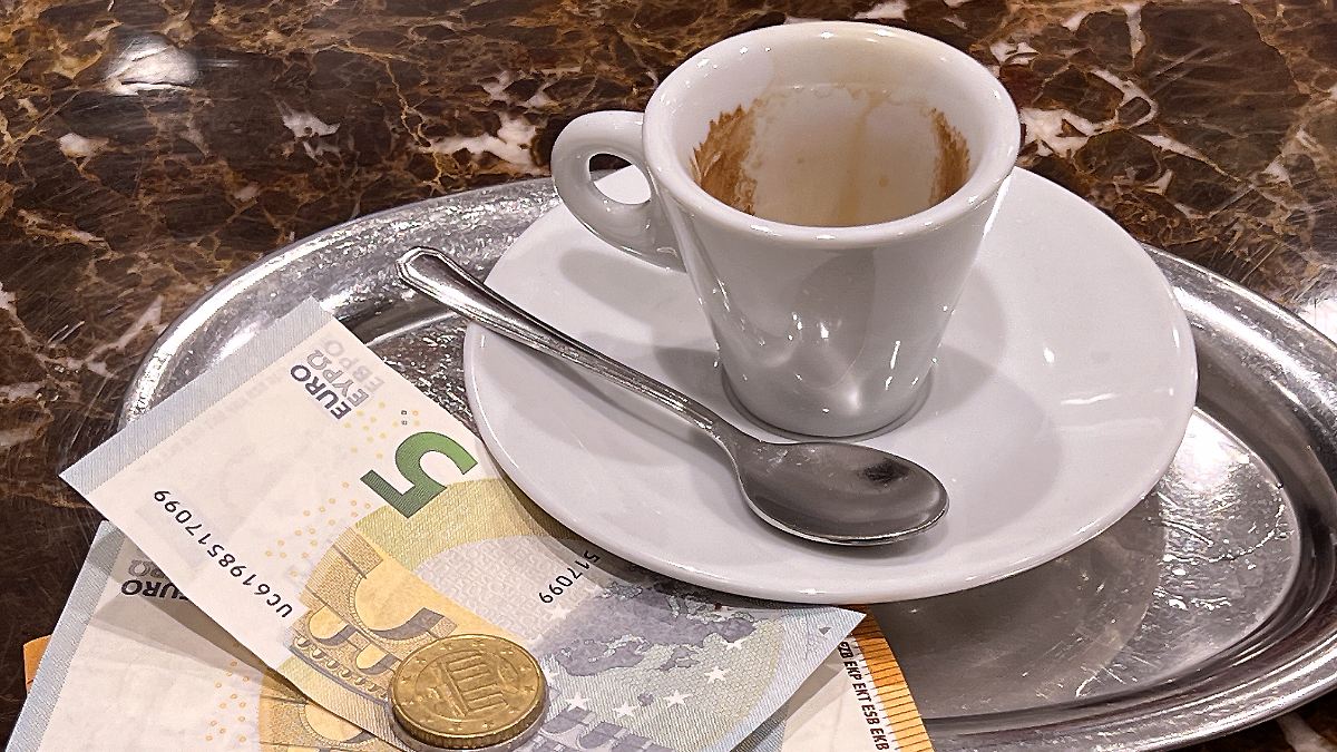 Trotz gesunkener Mehrwertsteuer: Preise in Restaurants und Cafés ziehen deutlich an