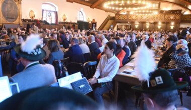 Münchner Dreikönigstreffen: Die Heiligen Zwei Könige von CSU und SPD - und Jens Spahn - München