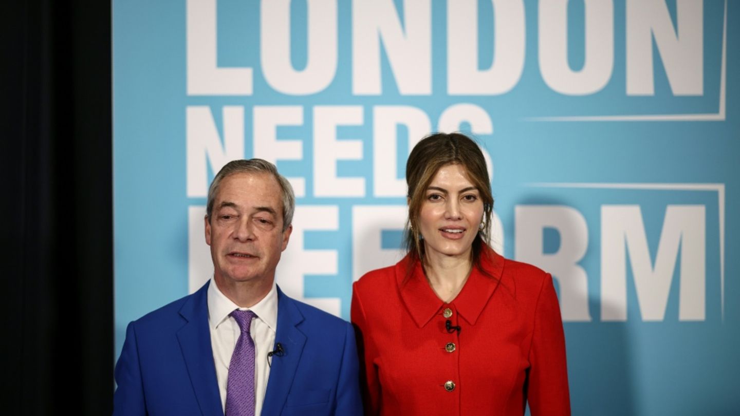 Reform-UK-Chef Nigel Farage mit Bürgermeisterkandidatin Cunningham