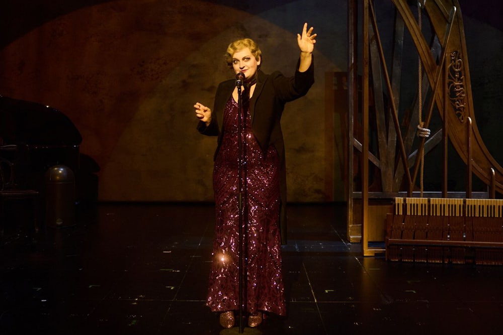 In der Revue „Play Auerbach!“ spielt Annika Neugart eine Ikone der Kammerspiele: Therese Giehse.