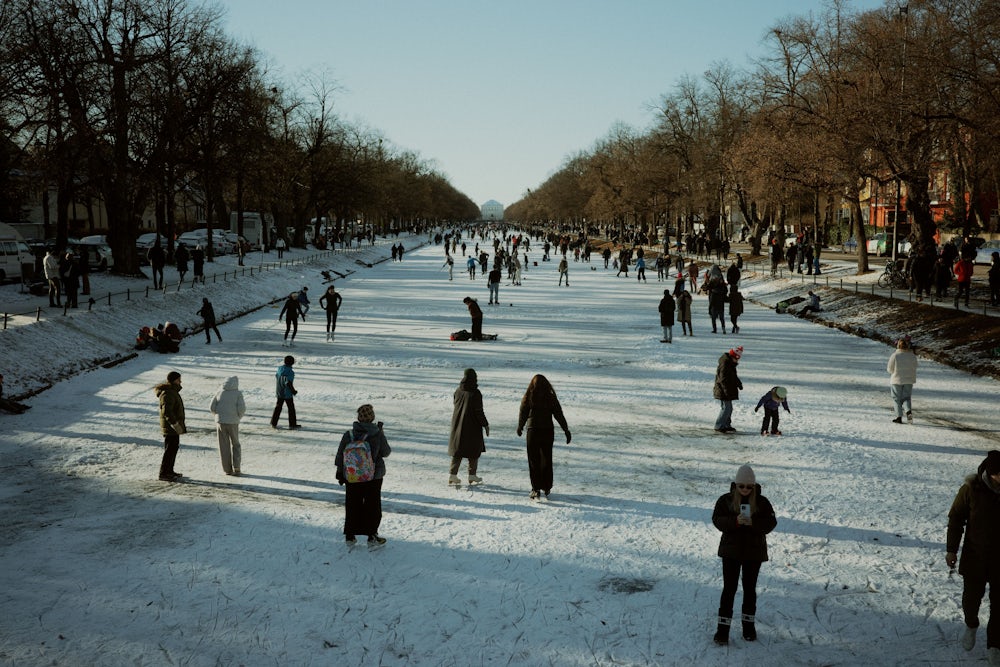 Das Schlittschuhlaufen ist auf dem Kanal nun offiziell möglich.