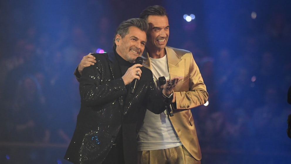 Florian Silbereisen (44) legt seinem Freund Thomas Anders bei den „Schlagerchampions“ vertrauensvoll den Arm um die Schulter