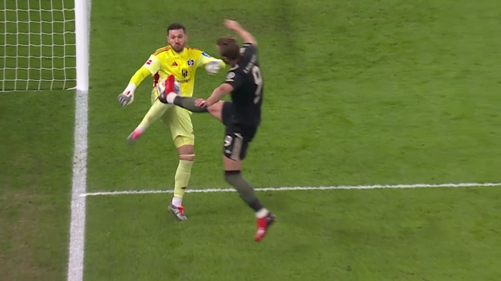 Klar zu sehen: Kane trifft den HSV-Keeper