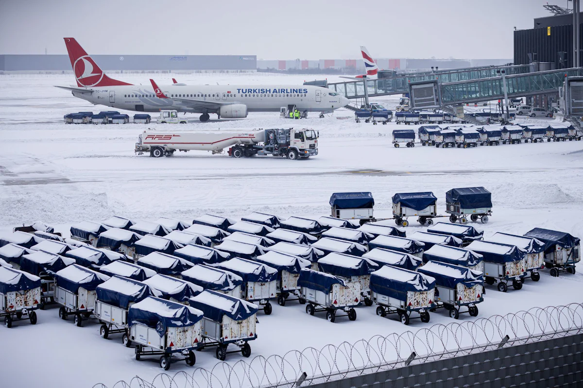 Starker Schneefall - Sturmtief: Immer mehr Flugausfälle in Hannover - Panorama