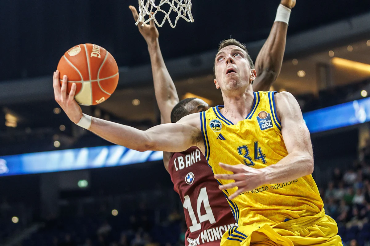 Basketball-Bundesliga - Alba Berlin verliert nach Krimi in Oldenburg - Sport